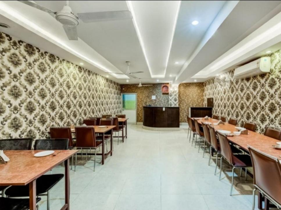 Hotel The Avenue Gamharia 外观 照片