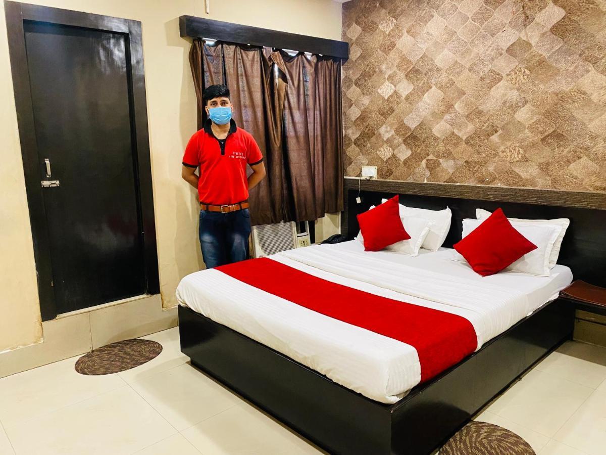 Hotel The Avenue Gamharia 外观 照片
