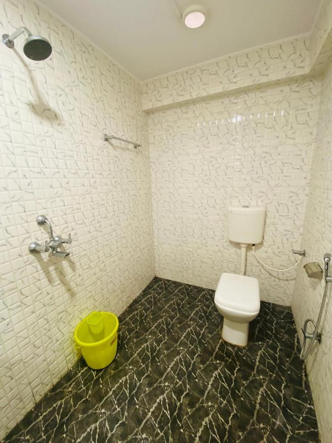 Hotel The Avenue Gamharia 外观 照片