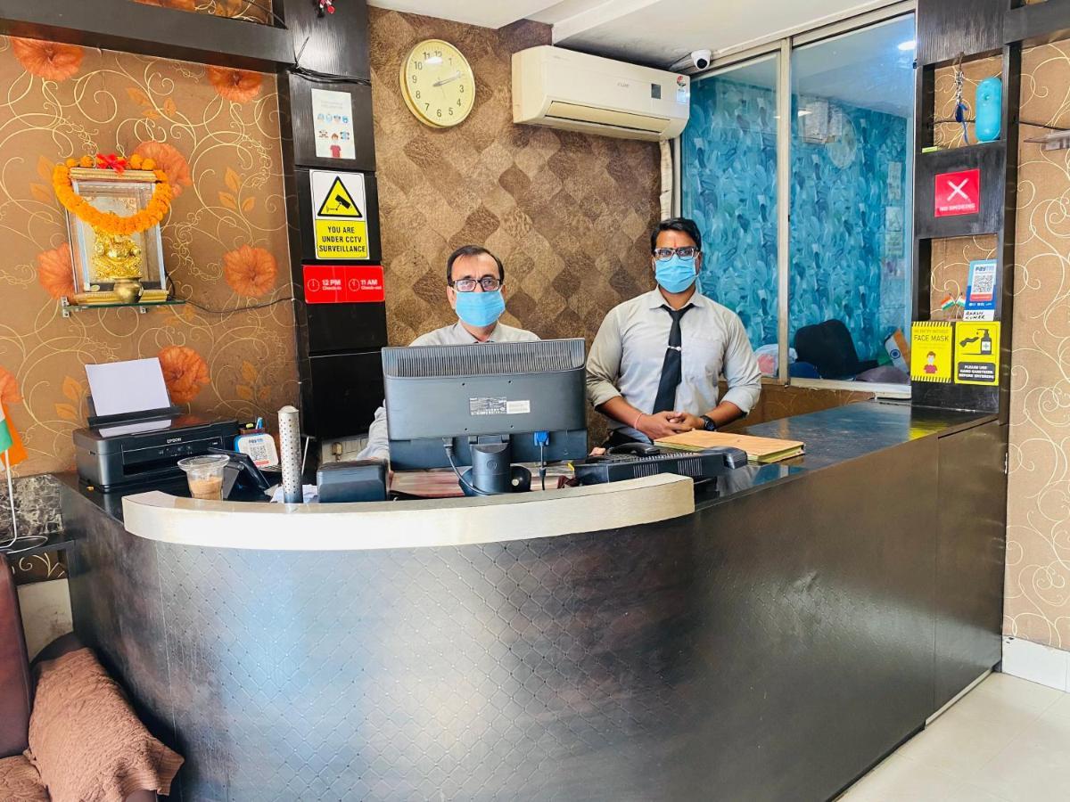 Hotel The Avenue Gamharia 外观 照片