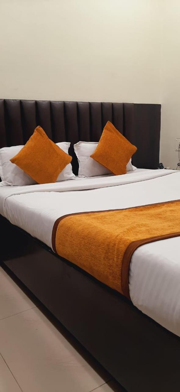 Hotel The Avenue Gamharia 外观 照片