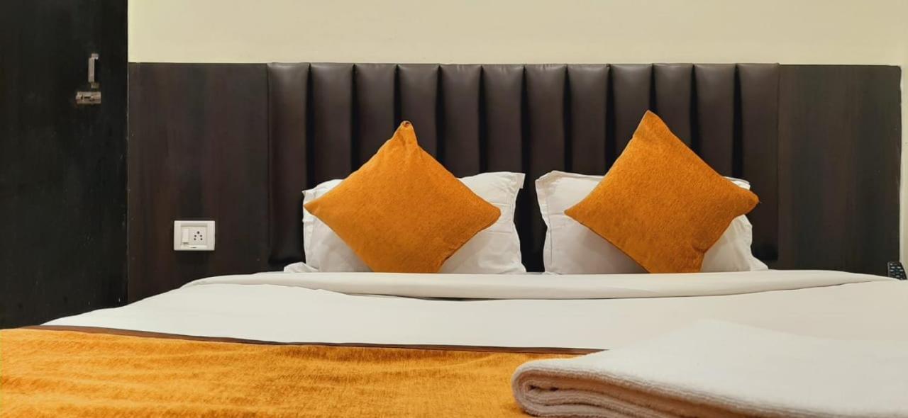 Hotel The Avenue Gamharia 外观 照片