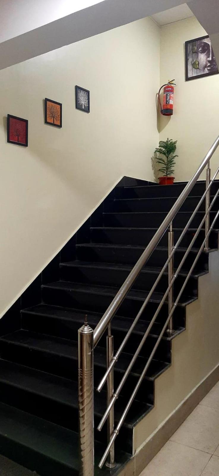 Hotel The Avenue Gamharia 外观 照片